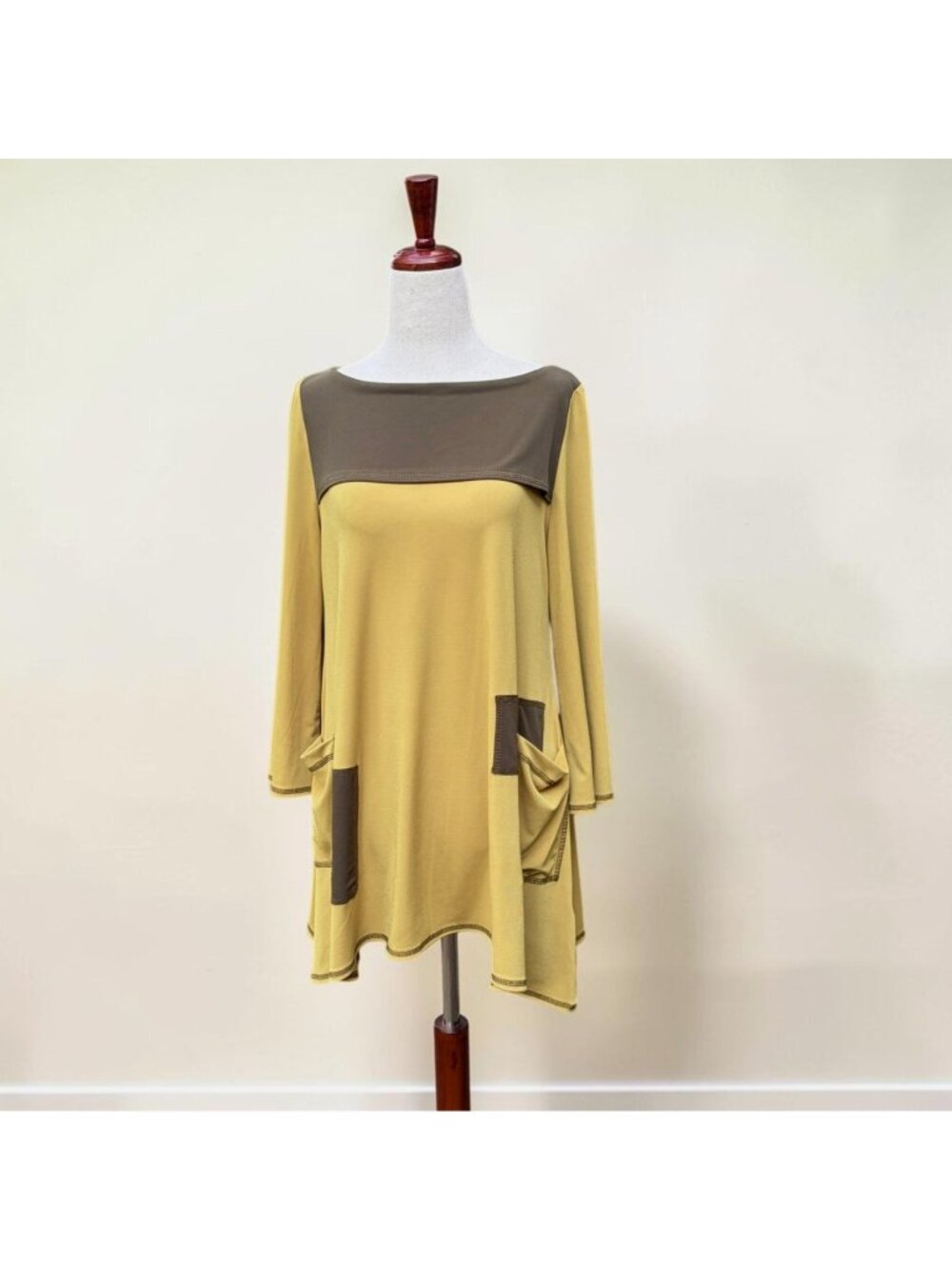 IC by Connie K Tunic Tunic Top Small Mustard Green Pockets Lagenlook Jersey Knit